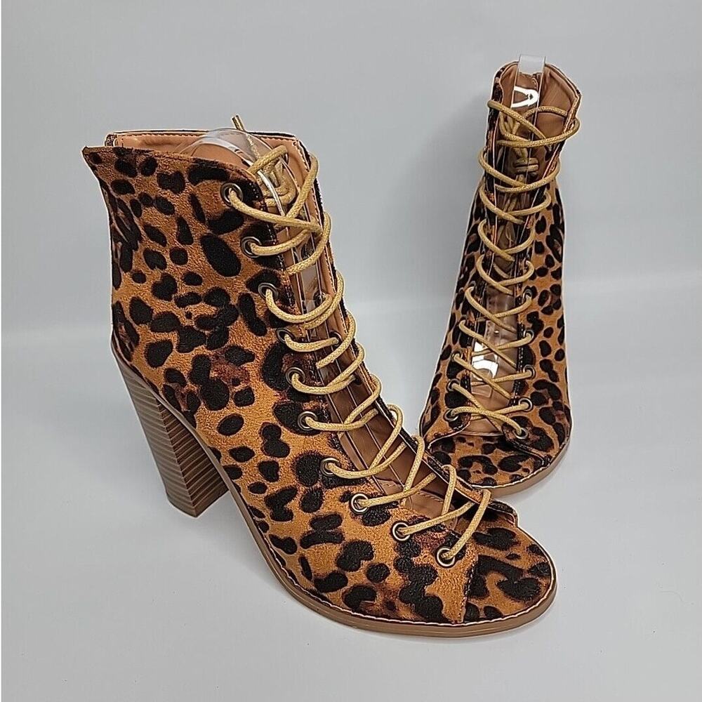 Olivia Ferragamo Womens Leopard Animal Print Heel Lace Up Boot Pumps Sz 9 EUC